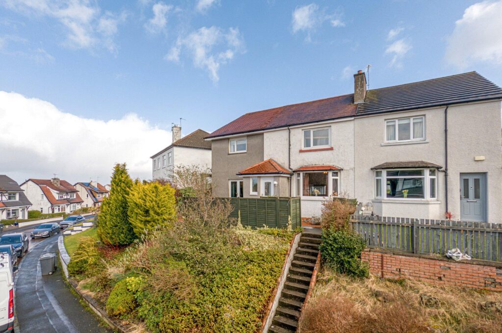 Thornliebank Roofers 10 Roofers in Thornliebank